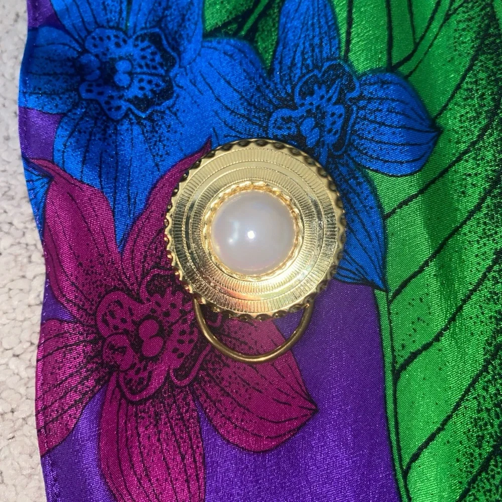 Liz Claiborne includes one